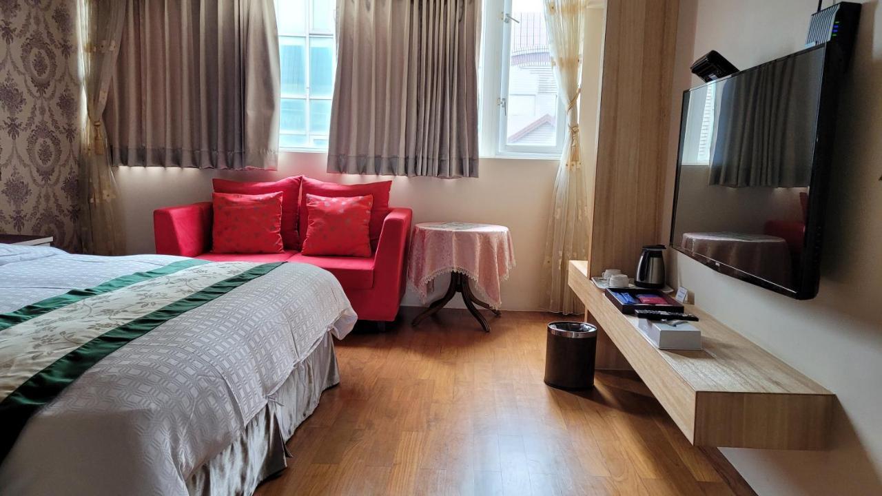 Hotel Left Bank 121 à Tainan Extérieur photo