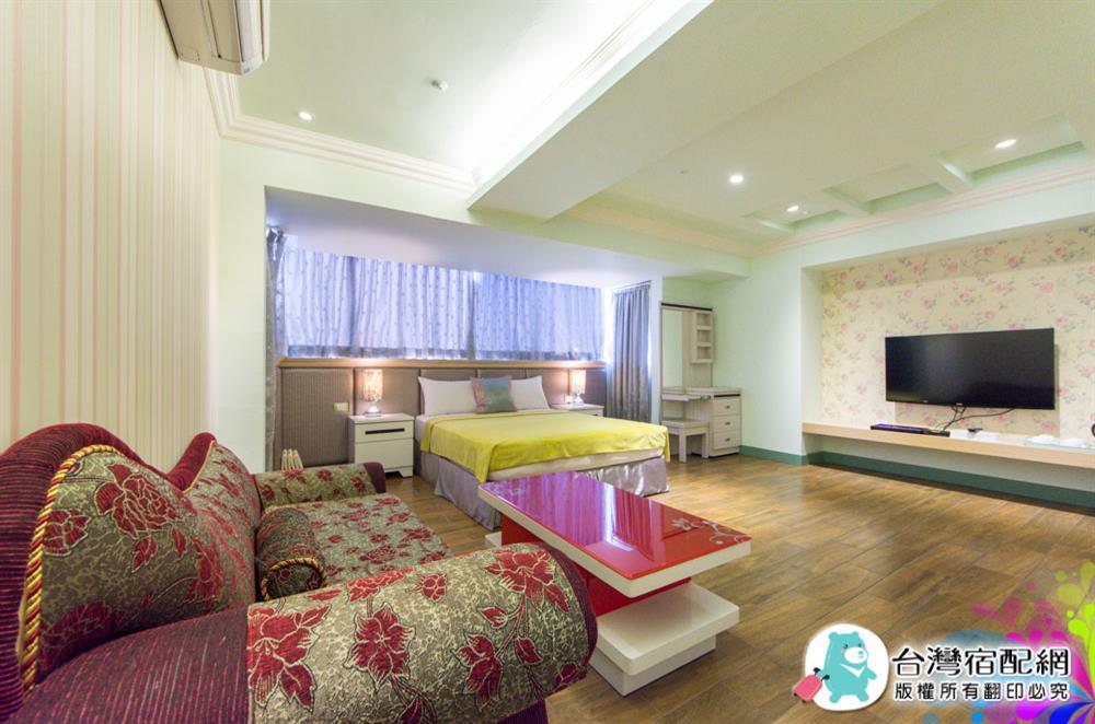 Hotel Left Bank 121 à Tainan Extérieur photo