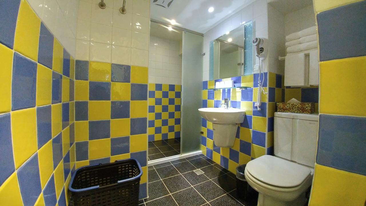 Hotel Left Bank 121 à Tainan Extérieur photo