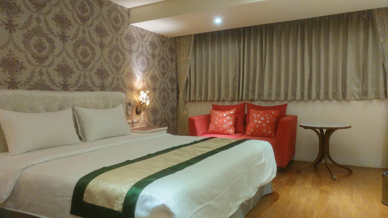 Hotel Left Bank 121 à Tainan Extérieur photo