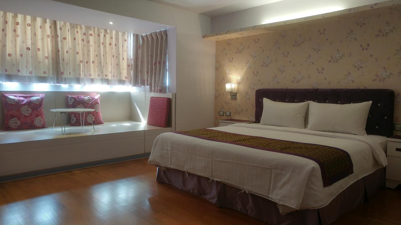 Hotel Left Bank 121 à Tainan Extérieur photo